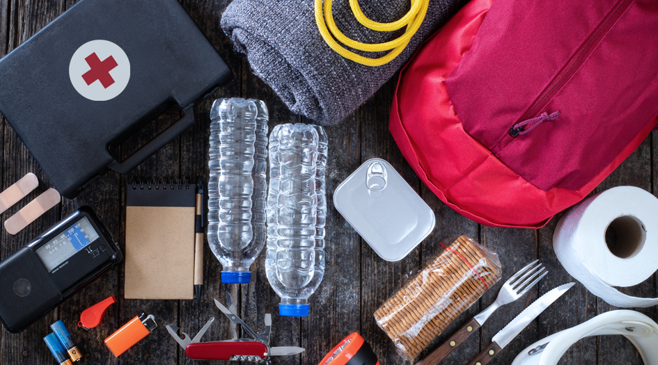 An overview of food, water, and emergency supplies shows what you need to do before, during, and after an earthquake