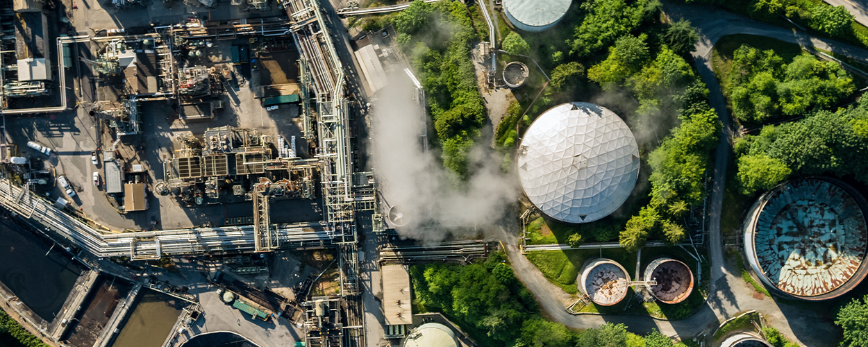Vue aérienne d'un chantier industriel