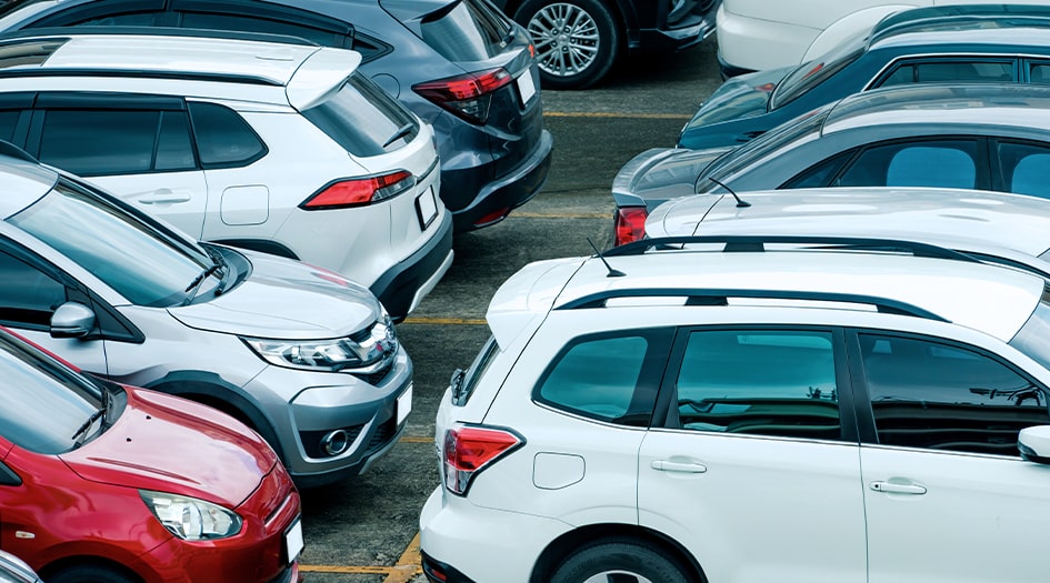 Des berlines et VUS dans un stationnement montrent certains des véhicules les plus et les moins volés au Canada